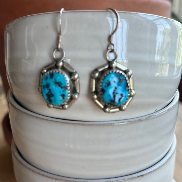 Vintage authentic Native American sterling silver turquoise earrings N Juan - Picture 13 of 14